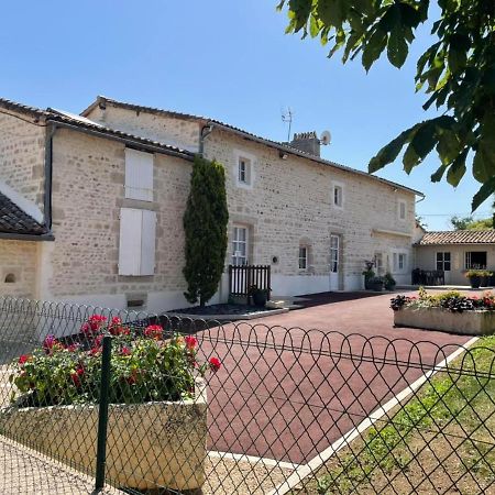 Chambres D'Hotes Du Puy D'Anche Sauze-Vaussais ภายนอก รูปภาพ