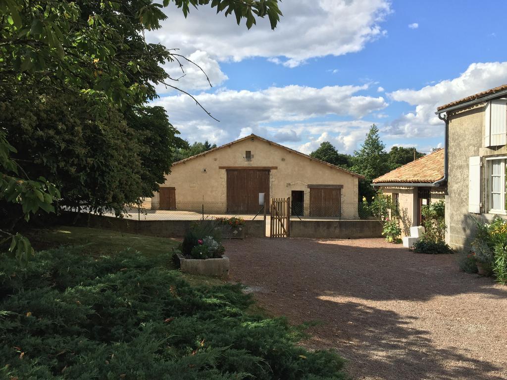 Chambres D'Hotes Du Puy D'Anche Sauze-Vaussais ภายนอก รูปภาพ
